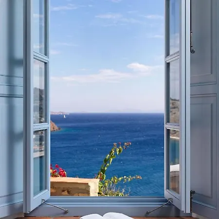 Patmos Eye Boutique & מלון 4*