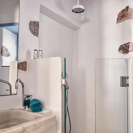 Patmos Eye Boutique & מלון 4*