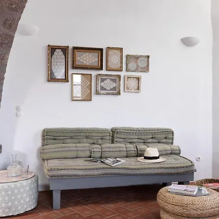 Patmos Eye Boutique & סקאלה