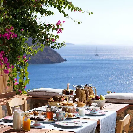 Patmos Eye Boutique & סקאלה