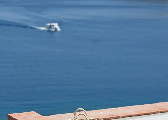 Patmos Eye Boutique & 4*