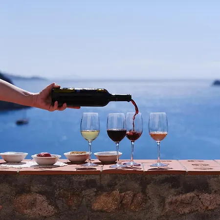 Patmos Eye Boutique & 4*