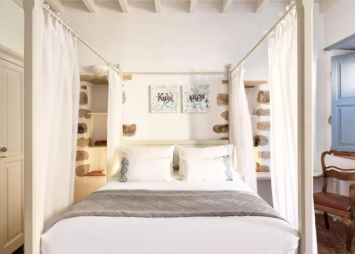 Patmos Eye Boutique & Скала