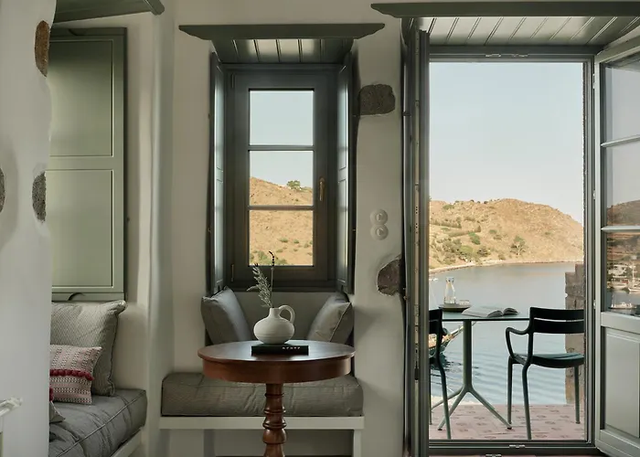 Patmos Eye Boutique & Скала