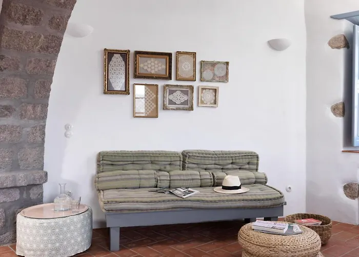 Patmos Eye Boutique & Скала